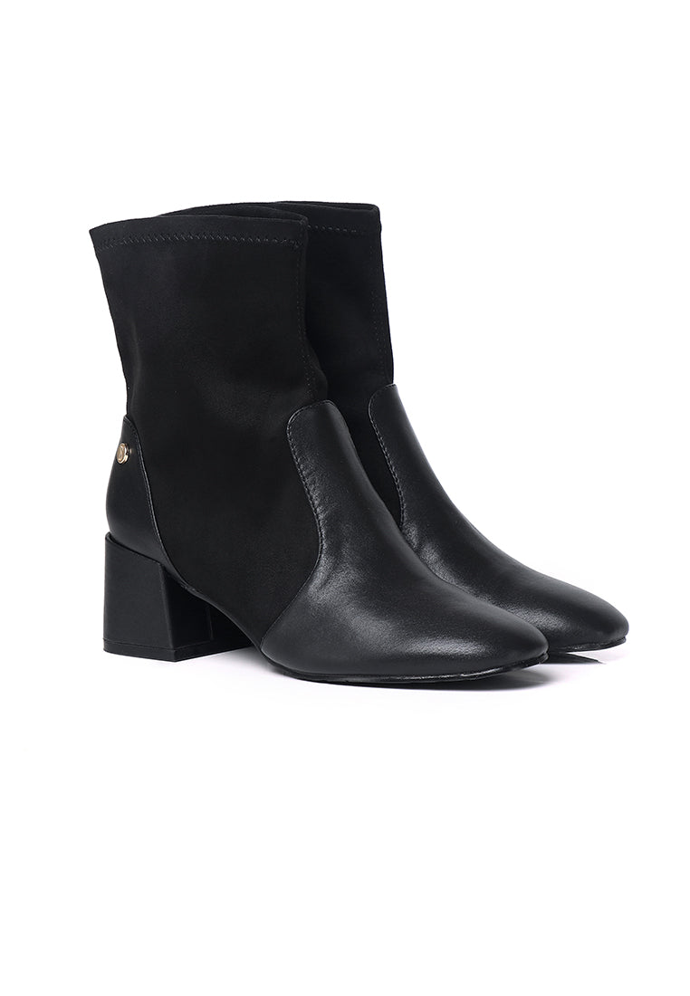 Maiwen Suede Boots In Black