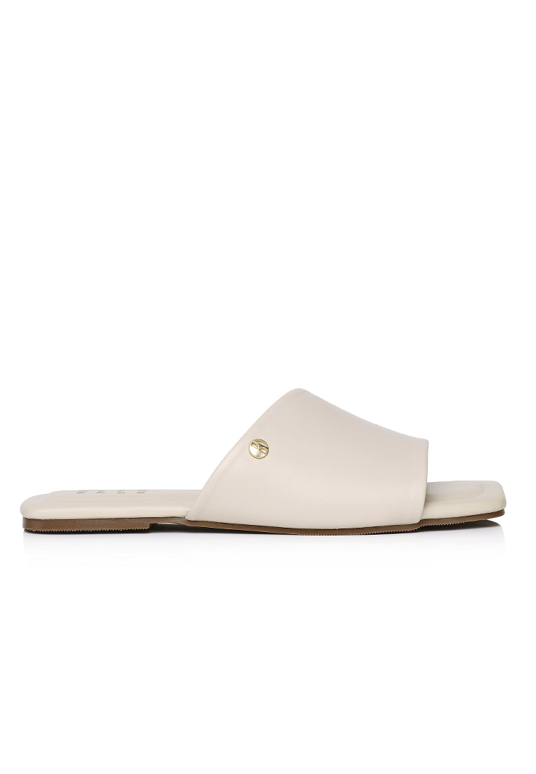 Claire Sandals In Beige